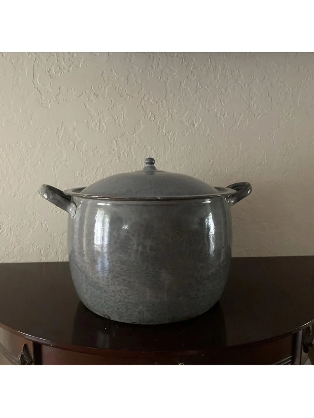 Antique 1920’s Large grey and white speckled enamel ware  pot rounded shape VGC